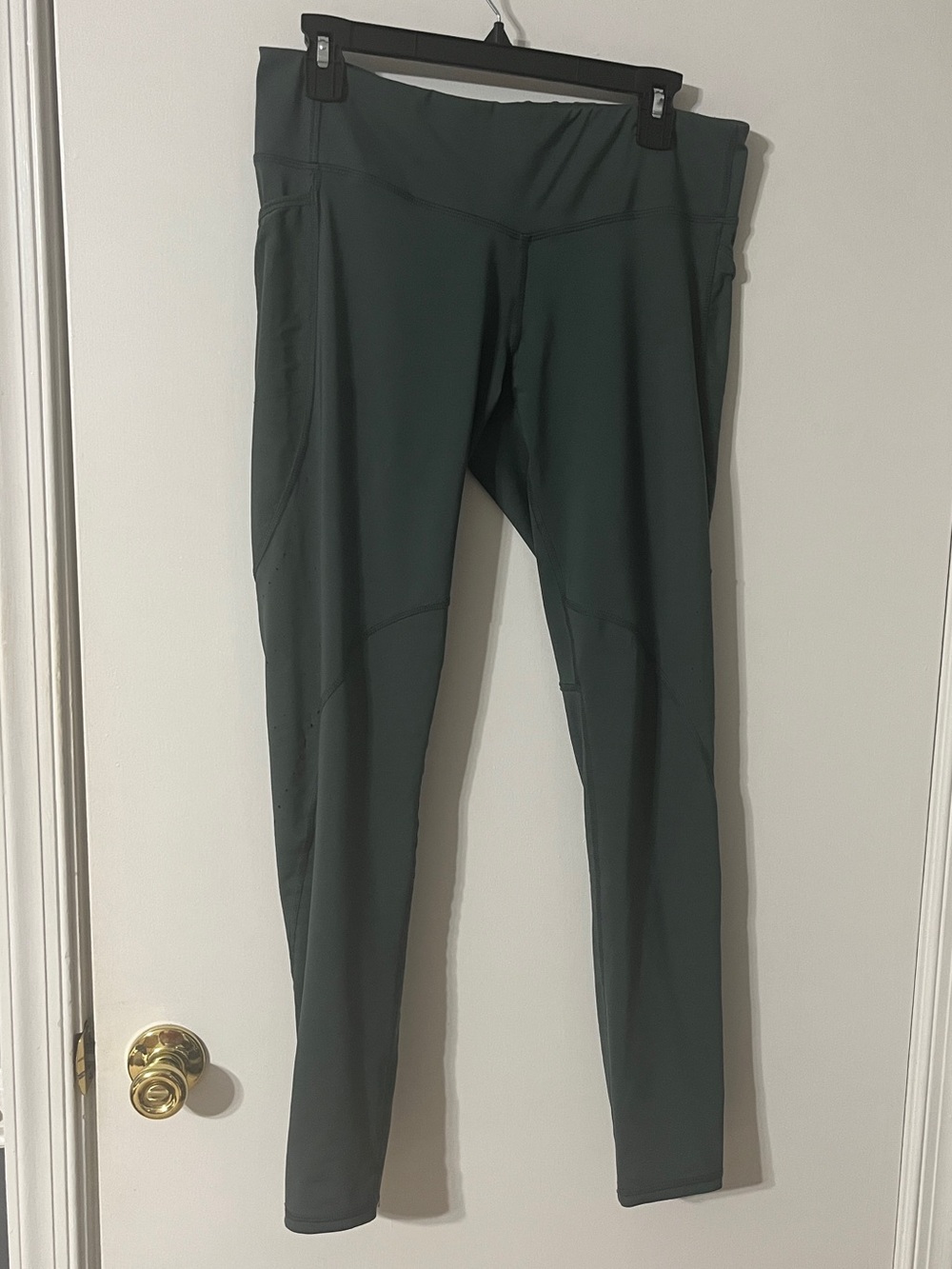 C9 By Champion Quick Dry Mesh Pocketed Sage Green Leggings
